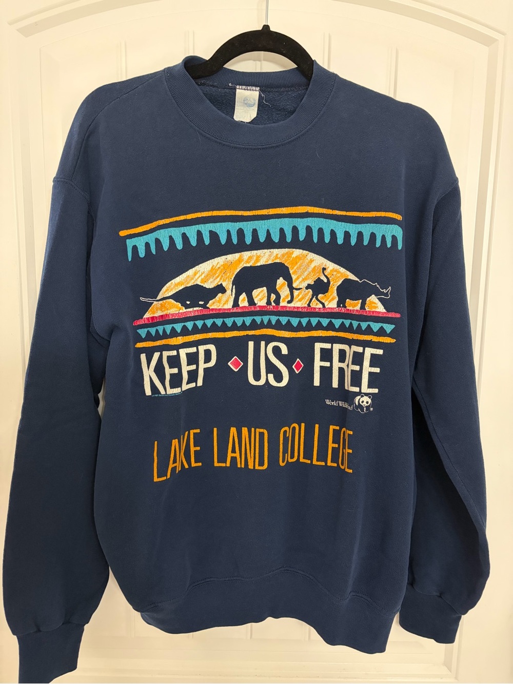 Vintage Hanes Navy Crewneck Sweatshirt with Multicolor Wildlife Graphic